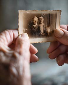 ALZHEİMER: SESSİZ FIRTINA