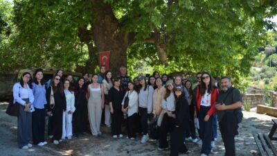 Ege Üniversitesi Edebiyat Fakültesi Sosyoloji Bölümü öğrencileri, köy sosyolojisi dersi
