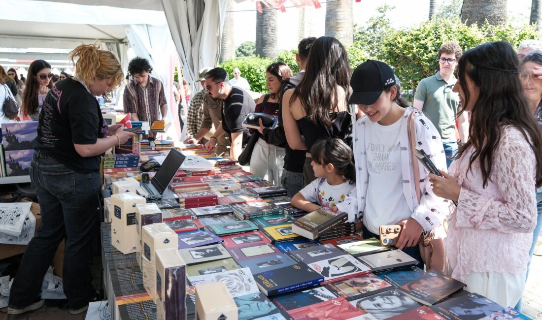İzmir Kitap Fuarı, 19-27 Eylül 2026 tarihleri arasında Kültürpark’ta her