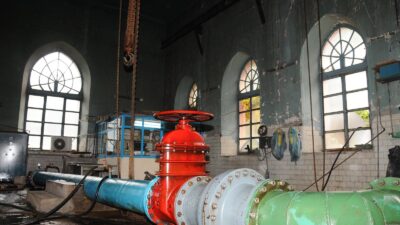Bugün musluğu açtığımızda kolayca ulaştığımız suyun arkasında, yüzyılları aşan bir