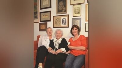 Halikarnas Balıkçısı Cevat Şakir Kabaağaçlı'nın İzmir'de yaşayan kızı ve torunlarıyla