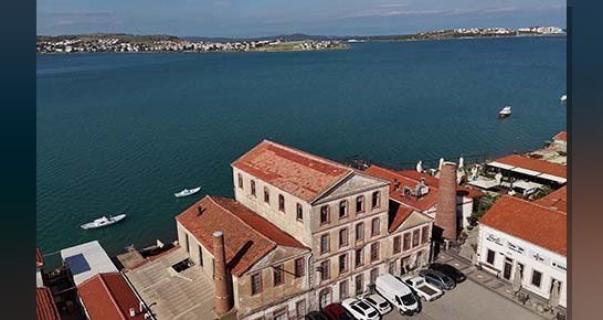 Taş sokakları, sabunhaneleri ve zeytinyağı fabrikalarıyla zeytinin ve sanayinin liman