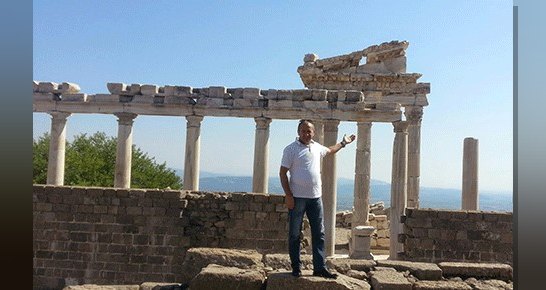 Ahmet Kandemir'in Altın Yılan Tıp Ödülleri ve tıp tarihi projeleriyle
