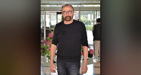Kendi kendini yetiştiren Ressam Bubi, Türkiye'de sanat eserlerinin aslında ucuz