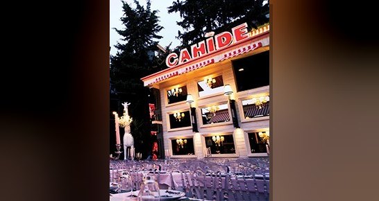 Cahide Alaçatı, mimar Ali Türker imzalı Düşler Ormanı dekorasyonuyla İstanbul