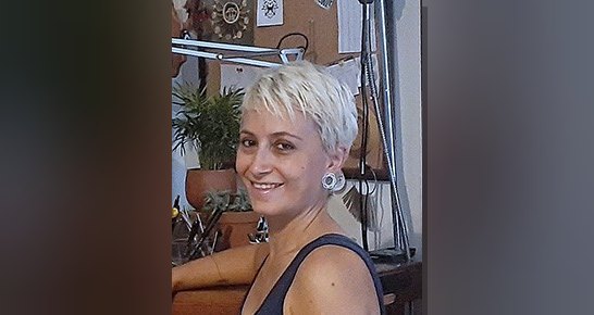Takı tasarımcısı Ece Dayıoğlu Holmes, her biri bir hikâye taşıyan