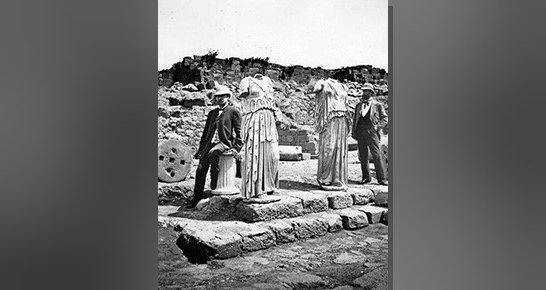Mühendis ve arkeolog Carl Humann'ın İzmir'deki ailesi ve Enver Paşa