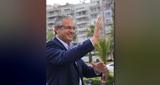 Bateri çalan, kitap yazan ve oda orkestrası kuran Karşıyaka Belediye