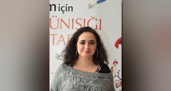 Yazar Karin Karakaşlı, yazmayı yaşamaktan ayrı tutamadığını ve edebiyat anlayışını