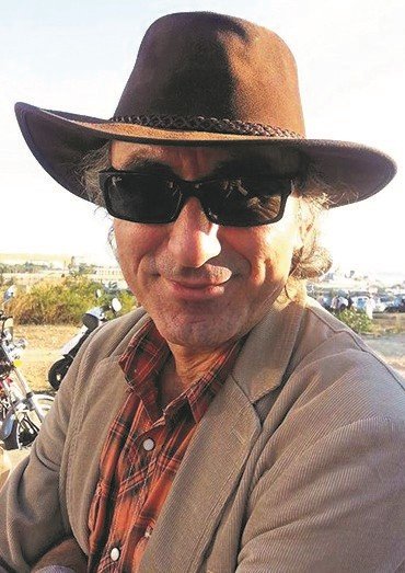 Metin Rodop yazar fotoğrafı