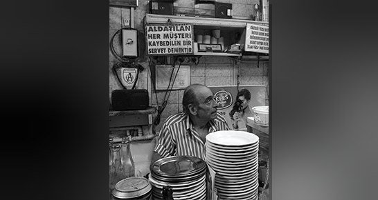 Anafartalar Caddesi'nin Çorakkapı-Mezarlıkbaşı güzergâhındaki eski meyhaneler ve markalaşmış esnafı.