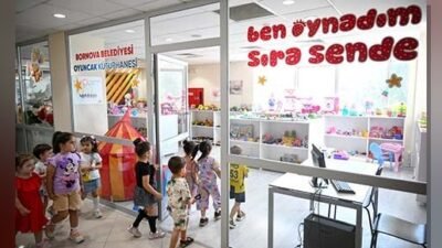Bornova Belediyesi, oyuncağa erişemeyen çocuklar için "Ben Oynadım Sıra Sende"