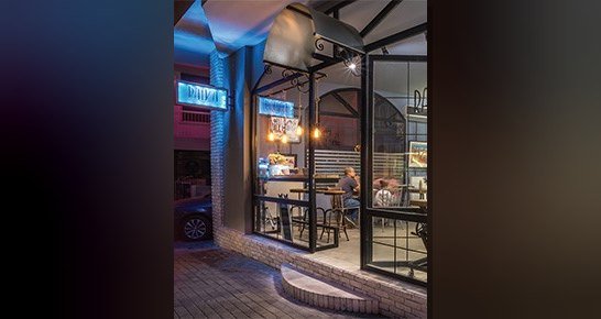 Raika 1875, pilav üstü tavuğu sanatla buluşturan; galeri, restoran ve
