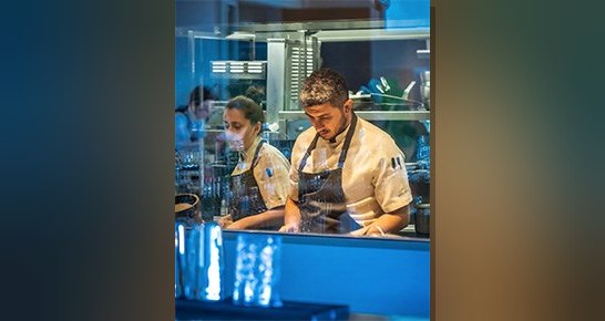 Serkan Aksoy ile bilimsel tekniklerle yemek hazırlamayı konu alan moleküler