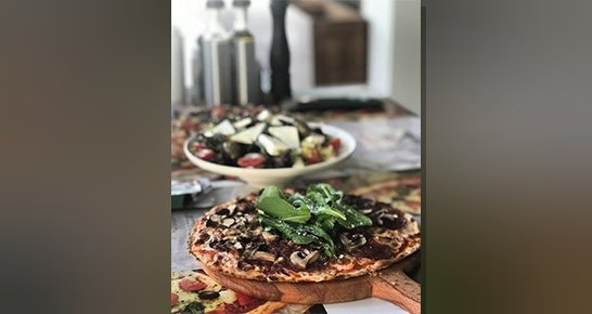 Sicilia Pizzeria, Çiğli Ataşehir'de ince hamur İtalyan pizzaları ve Akdeniz