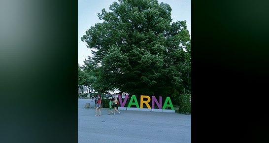 Bulgaristan'ın sakin şehri Varna'yı sokakları, meydanları ve sahiliyle yürüyerek keşfetmek.