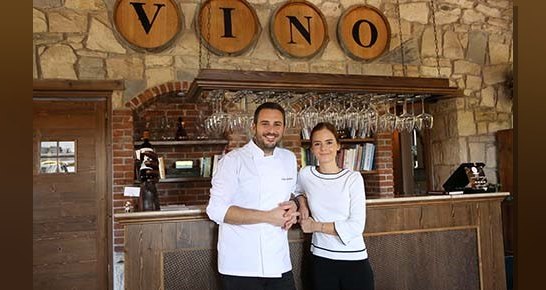 İzmir'in gastronomi gündeminde öne çıkan şef restoranı VinoLocale'in lezzet serüveni.