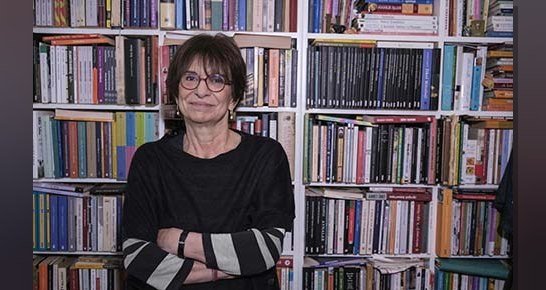 İzmir'de doğup büyüyen, Ege Üniversitesi mimarlık mezunu Hülda Öklem Süloş'un