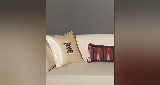 Vintage Home by Yelis, yeni koleksiyonunda çocukluğunun saat kulesini nakışlarla